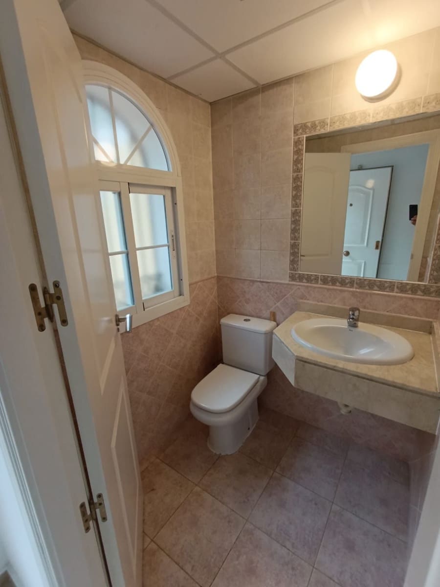 4 soveværelse Byhus til salg i Calahonda - € 449.000 (Ref: 9738868)