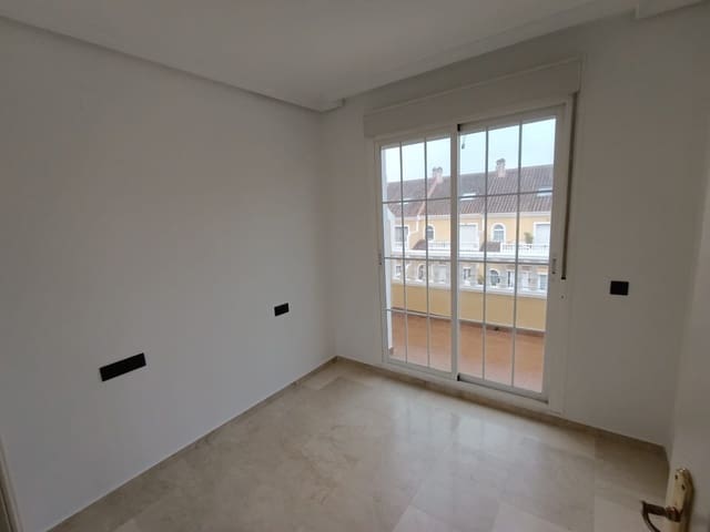 4 soveværelse Byhus til salg i Calahonda, Mijas - € 449.000 (Ref: 9738868)