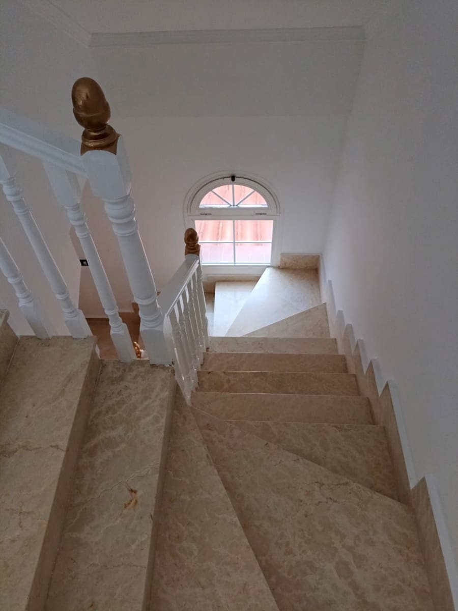 4 soveværelse Byhus til salg i Calahonda - € 449.000 (Ref: 9738868)