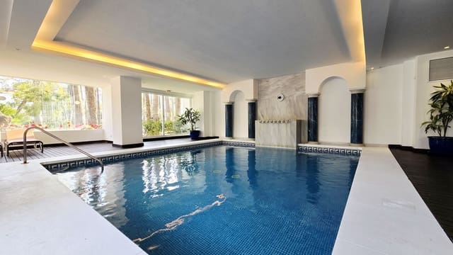 Apartamento de 1 habitación en Puerto Banus, Marbella en venta - 600.000 € (Ref: 9738869)