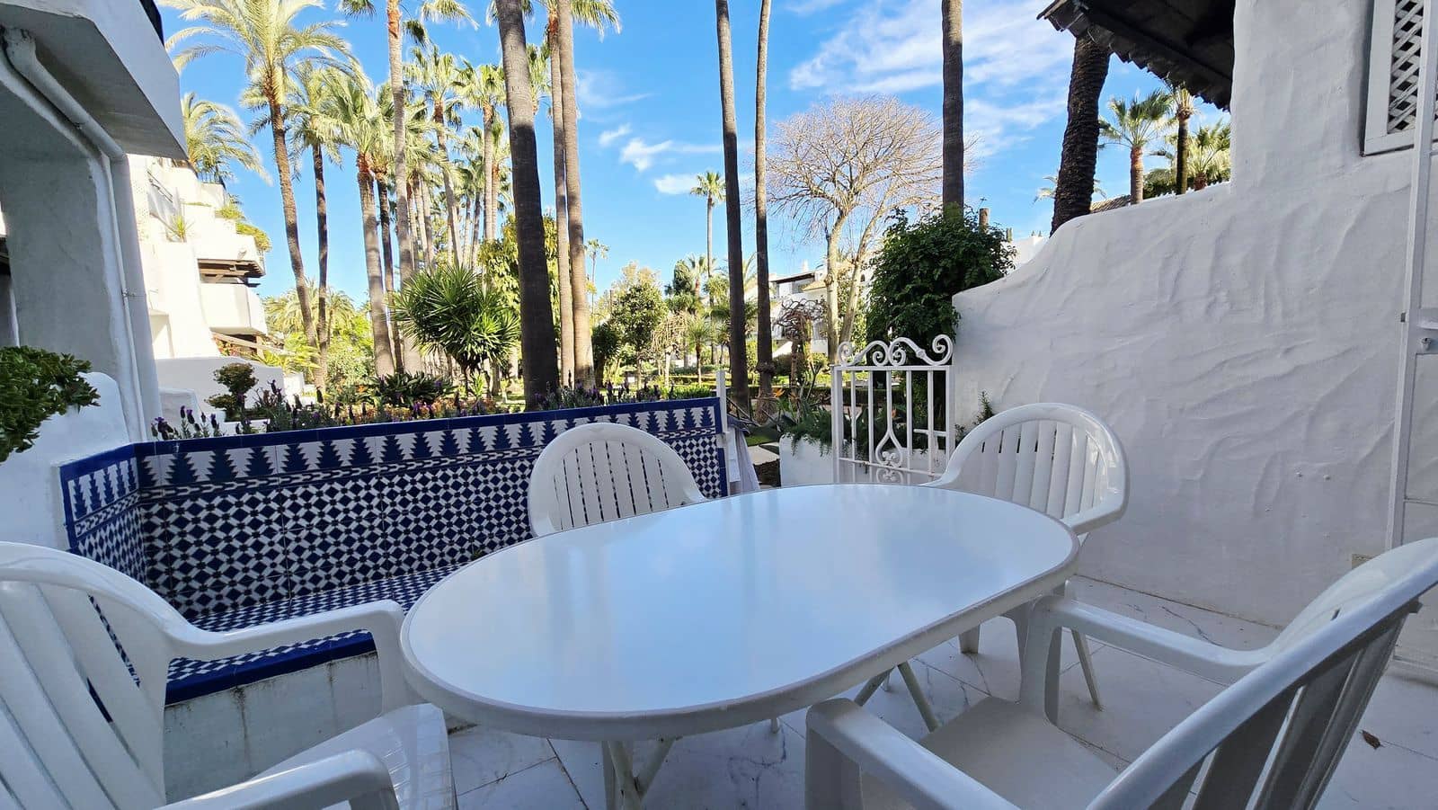 Apartamento de 1 habitación en Puerto Banus en venta - 600.000 € (Ref: 9738869)