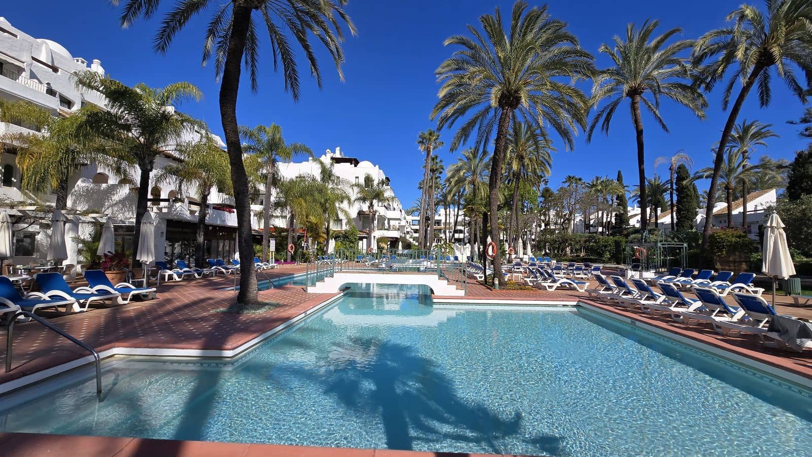 Apartamento de 1 habitación en Puerto Banus en venta - 600.000 € (Ref: 9738869)
