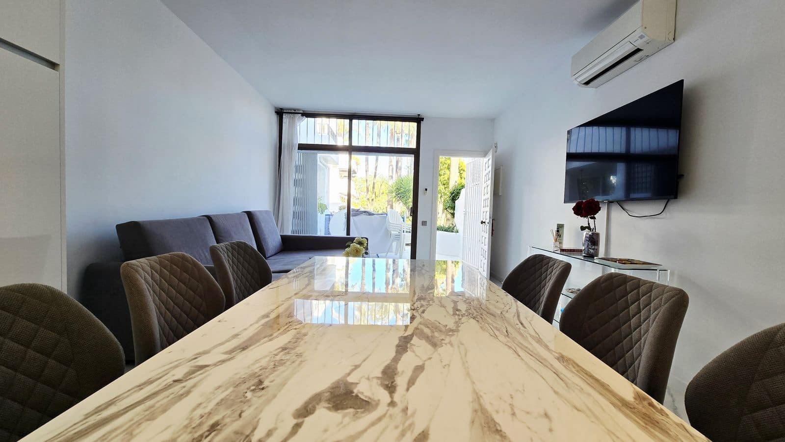 Apartamento de 1 habitación en Puerto Banus en venta - 600.000 € (Ref: 9738869)