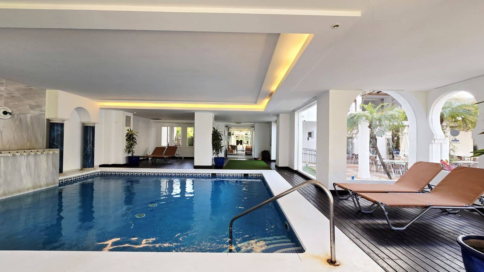 Apartamento de 1 habitación en Puerto Banus en venta - 600.000 € (Ref: 9738869)