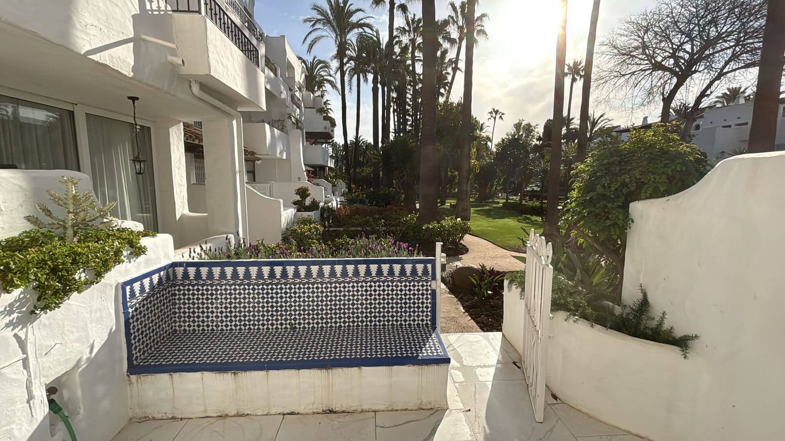 Apartamento de 1 habitación en Puerto Banus en venta - 600.000 € (Ref: 9738869)