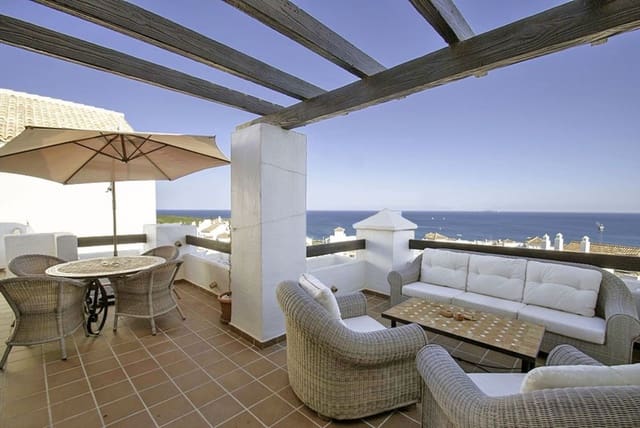 2 bedroom Penthouse for sale in La Alcaidesa - € 499,000 (Ref: 9738871)