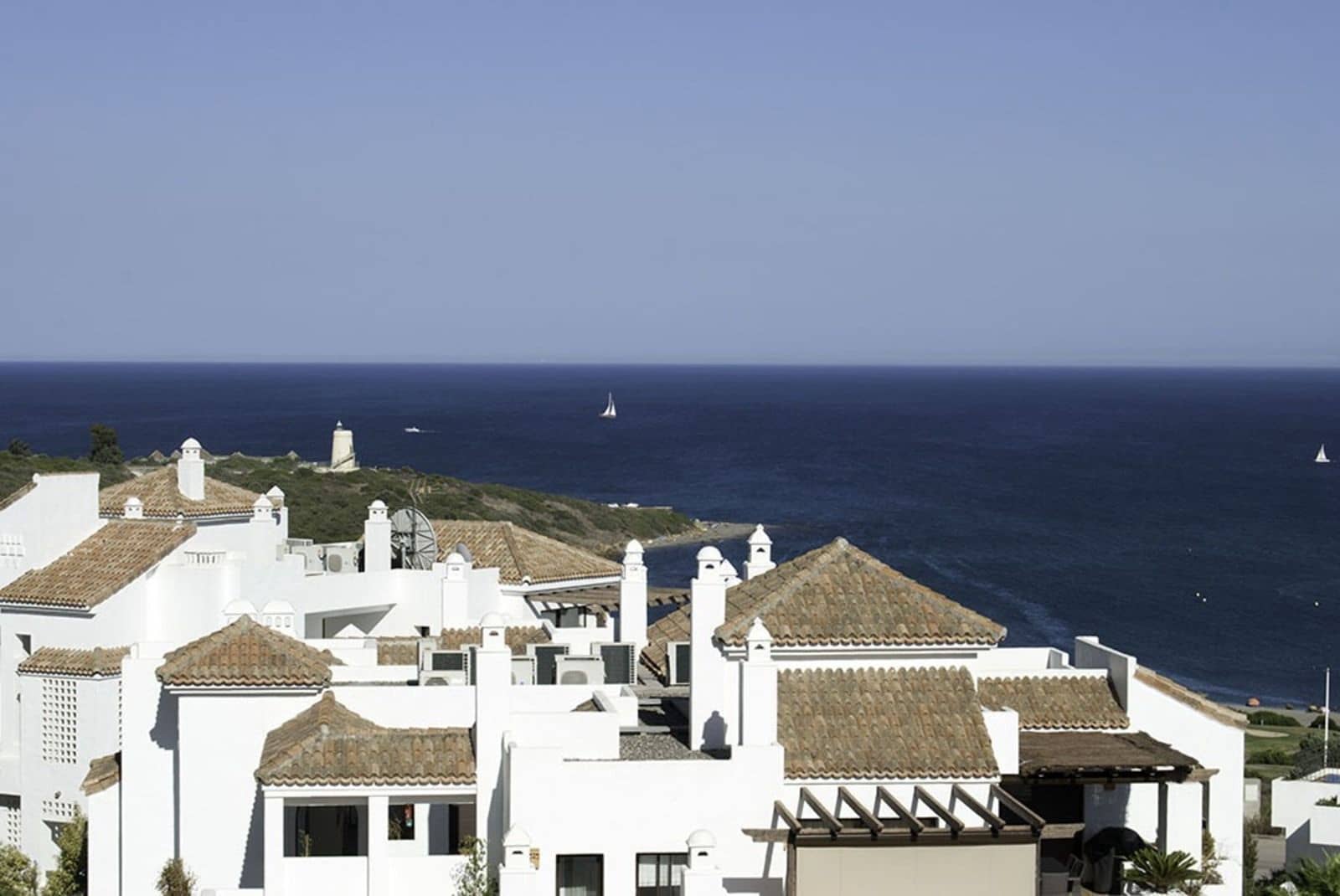 2 bedroom Penthouse for sale in La Alcaidesa - € 499,000 (Ref: 9738871)