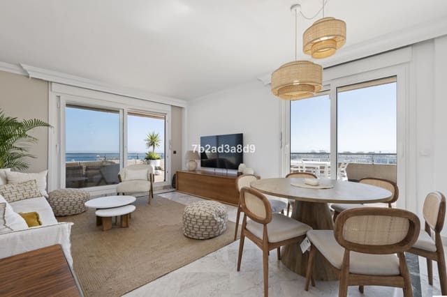 Ático de 3 habitaciones en Puerto Banus, Marbella en venta - 2.300.000 € (Ref: 9738880)