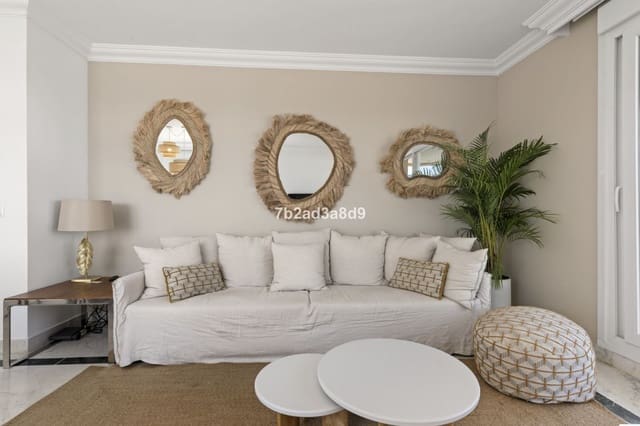 Ático de 3 habitaciones en Puerto Banus, Marbella en venta - 2.300.000 € (Ref: 9738880)