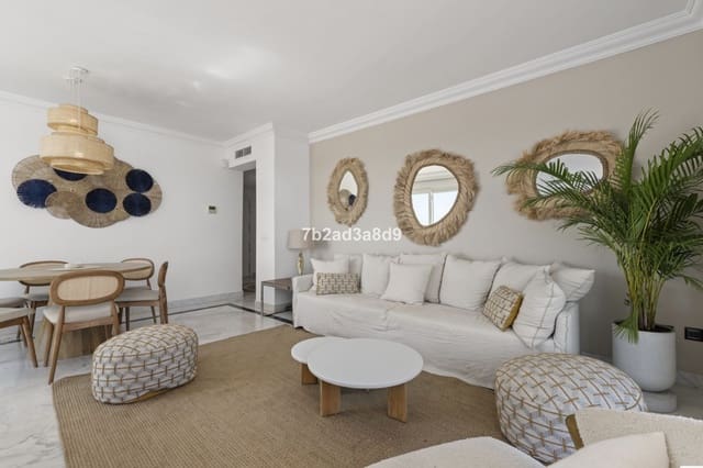 Ático de 3 habitaciones en Puerto Banus, Marbella en venta - 2.300.000 € (Ref: 9738880)