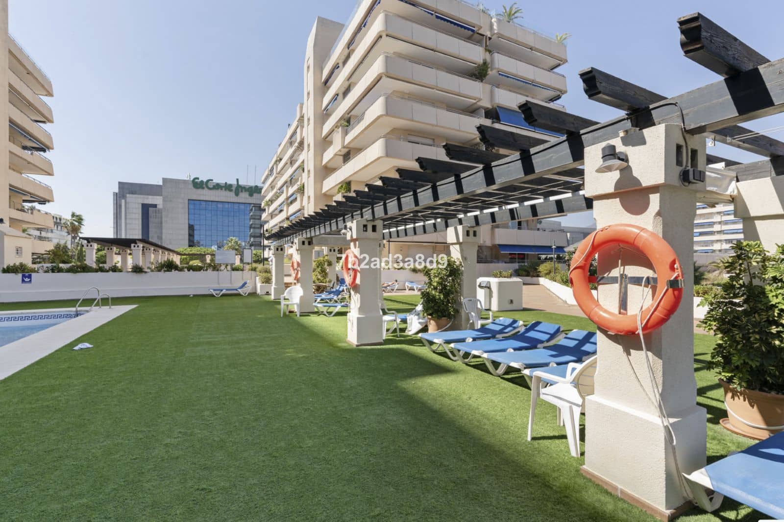 Ático de 3 habitaciones en Puerto Banus en venta - 2.300.000 € (Ref: 9738880)