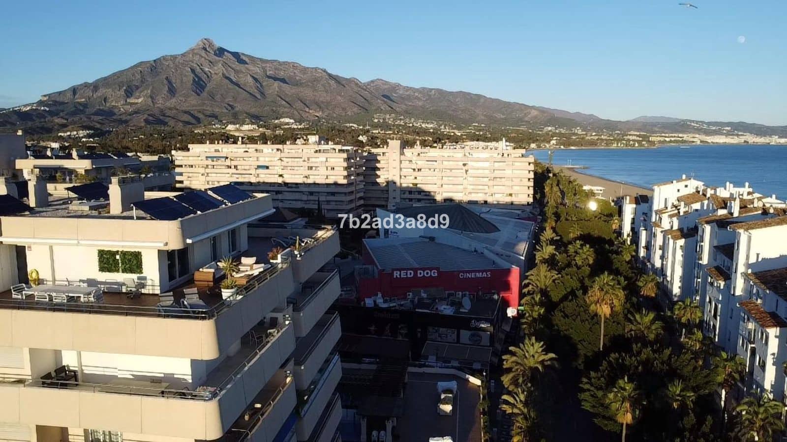 Ático de 3 habitaciones en Puerto Banus en venta - 2.300.000 € (Ref: 9738880)