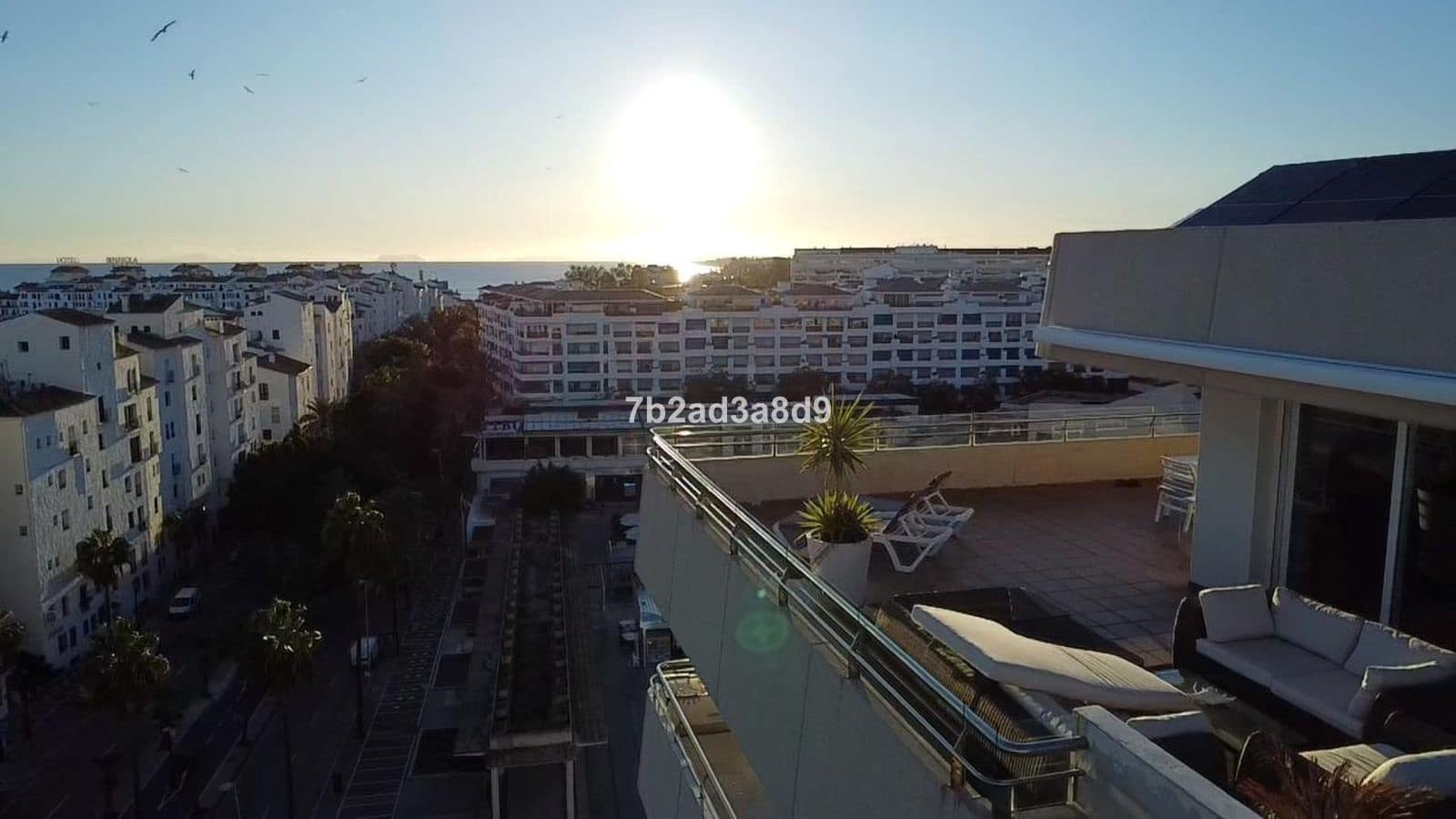Ático de 3 habitaciones en Puerto Banus en venta - 2.300.000 € (Ref: 9738880)