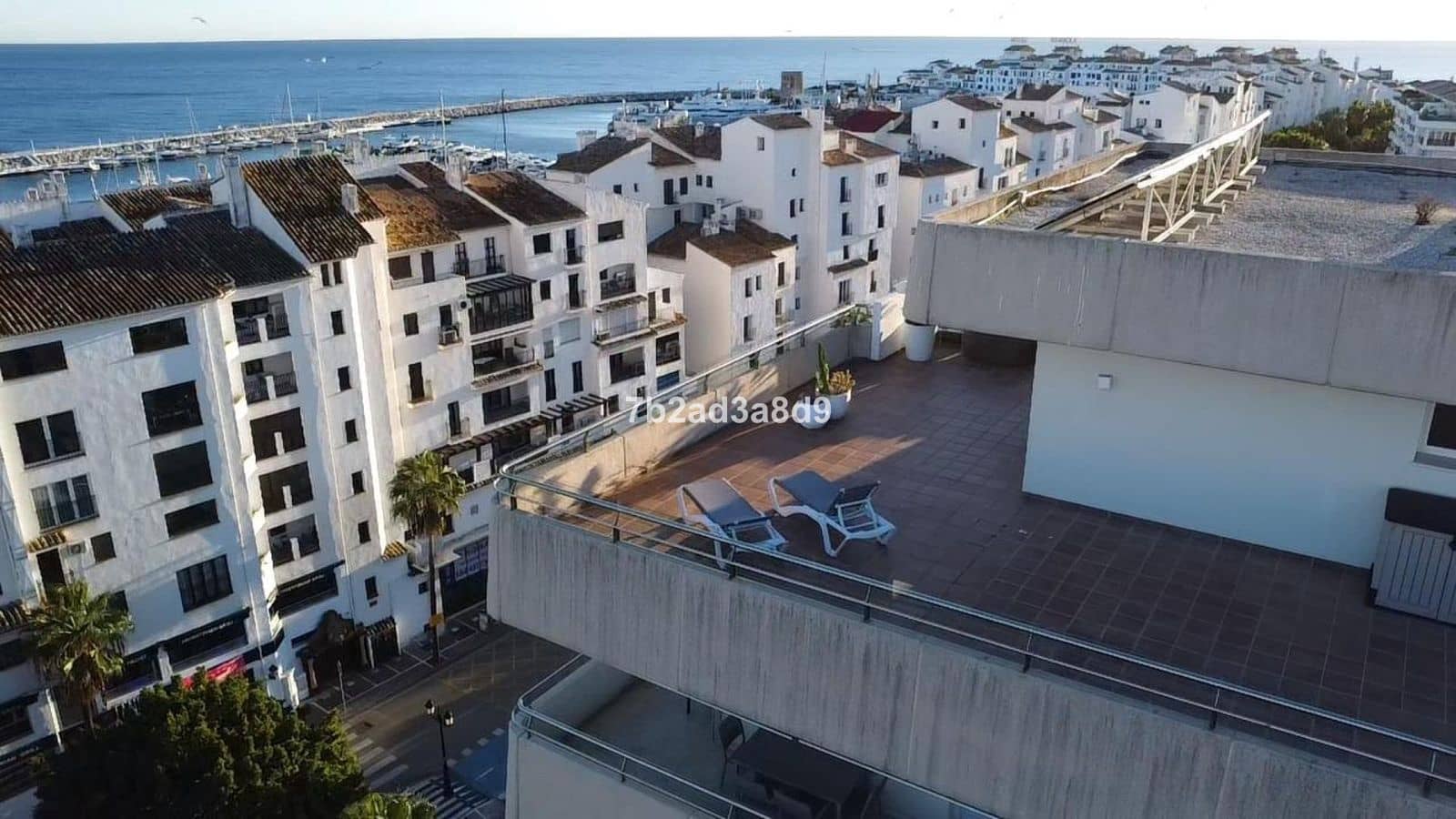 Ático de 3 habitaciones en Puerto Banus en venta - 2.300.000 € (Ref: 9738880)