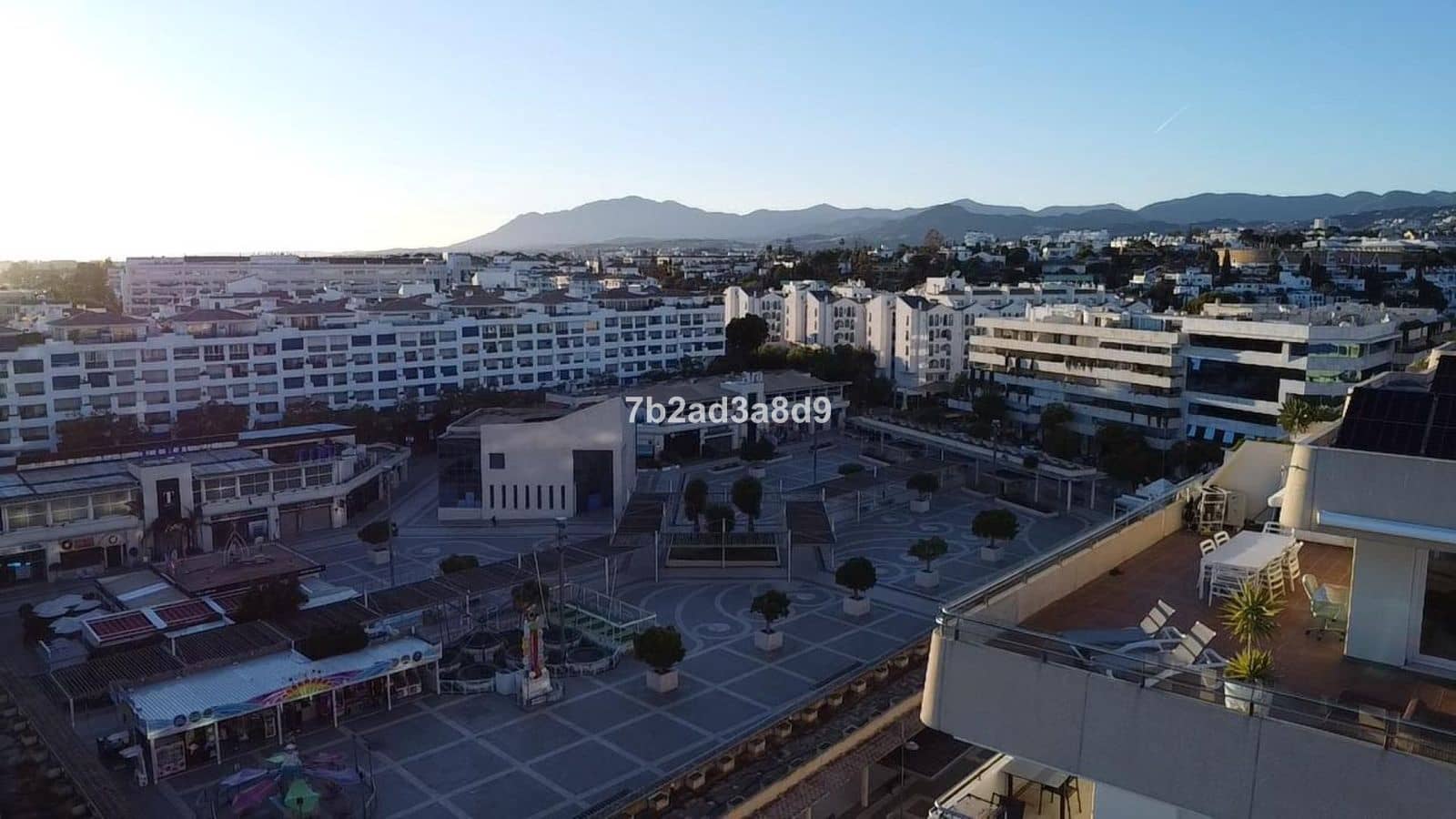 Ático de 3 habitaciones en Puerto Banus en venta - 2.300.000 € (Ref: 9738880)