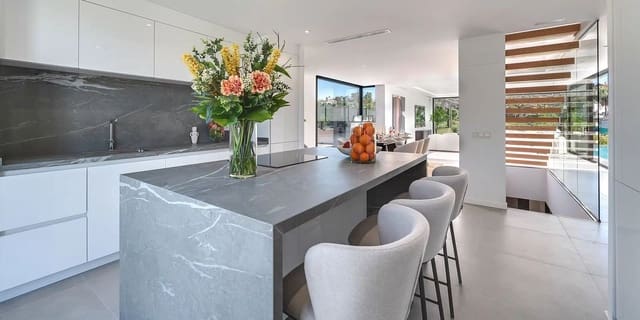 5 quarto Moradia para venda em El Paraiso, Estepona - 1 795 000 € (Ref: 9738881)