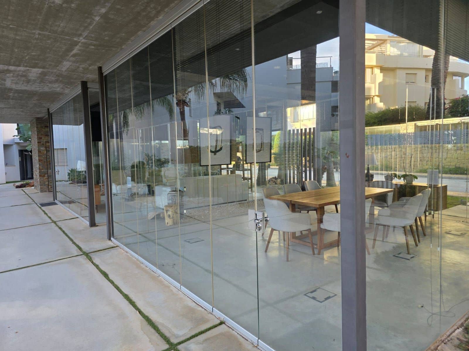 2 bedroom Apartment for sale in Mijas Costa - € 645,000 (Ref: 9738882)