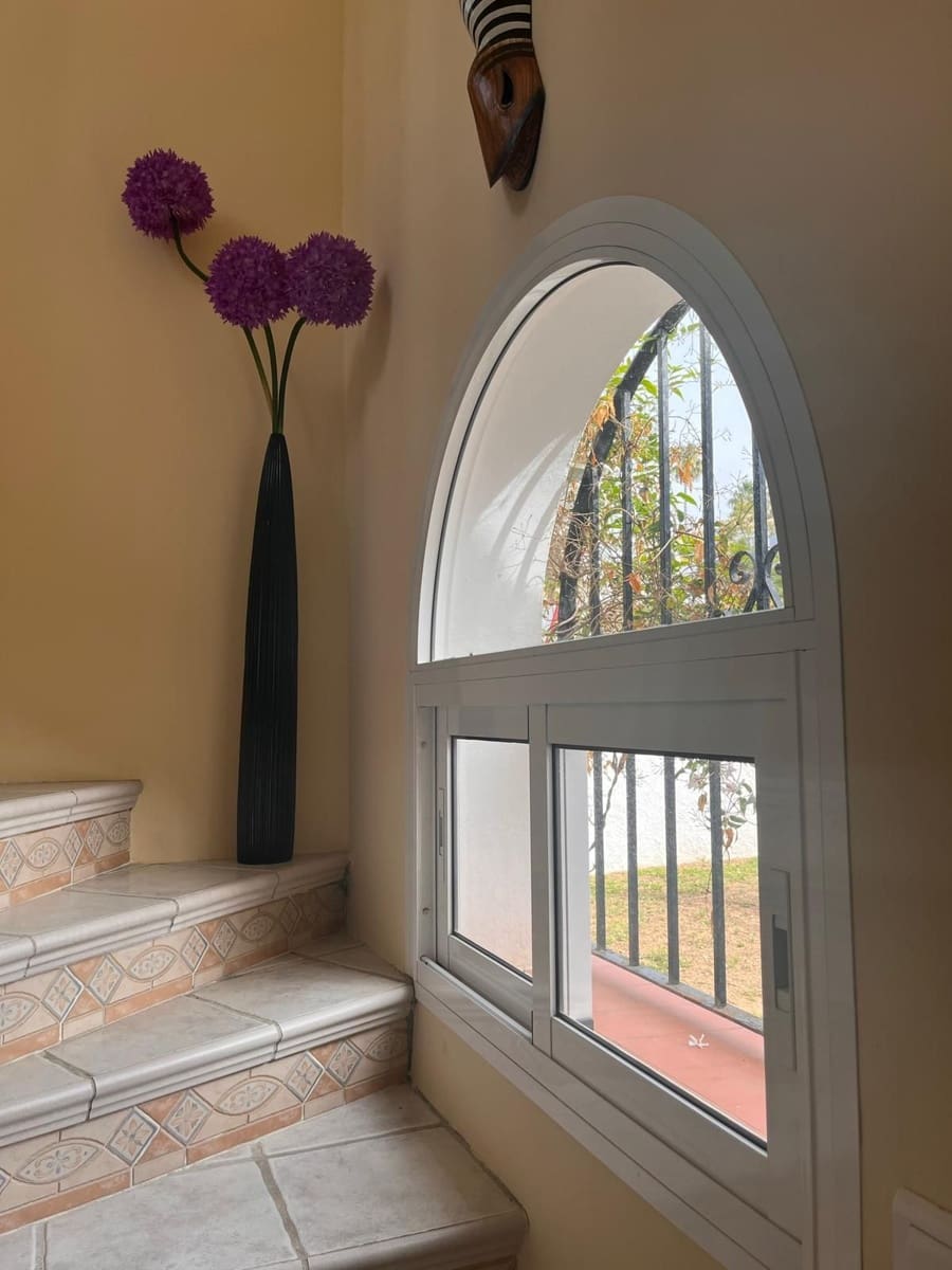 4 bedroom Villa for sale in Riviera del Sol - € 795,000 (Ref: 9738885)