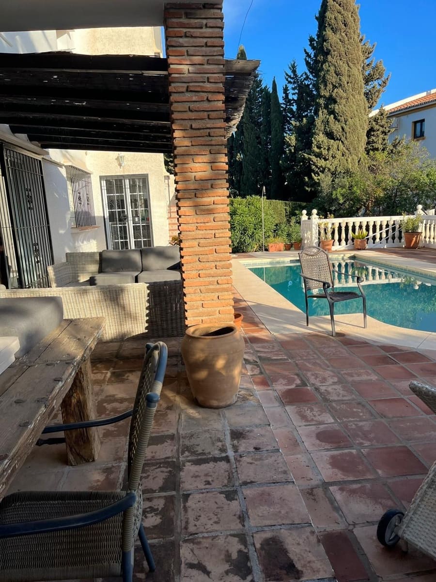 4 bedroom Villa for sale in Riviera del Sol - € 795,000 (Ref: 9738885)