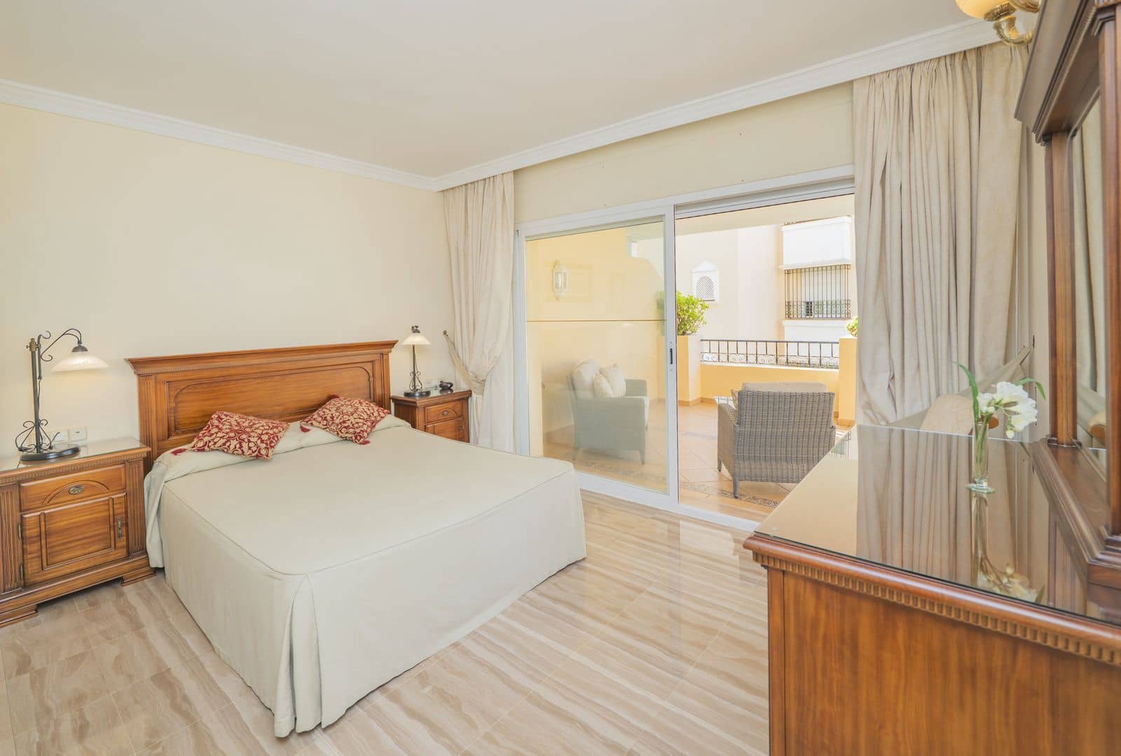 2 bedroom Apartment for sale in Elviria - € 695,000 (Ref: 9738891)