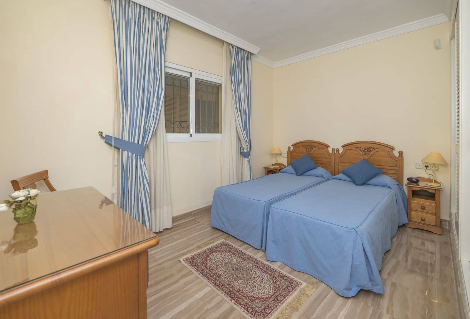 2 bedroom Apartment for sale in Elviria - € 695,000 (Ref: 9738891)