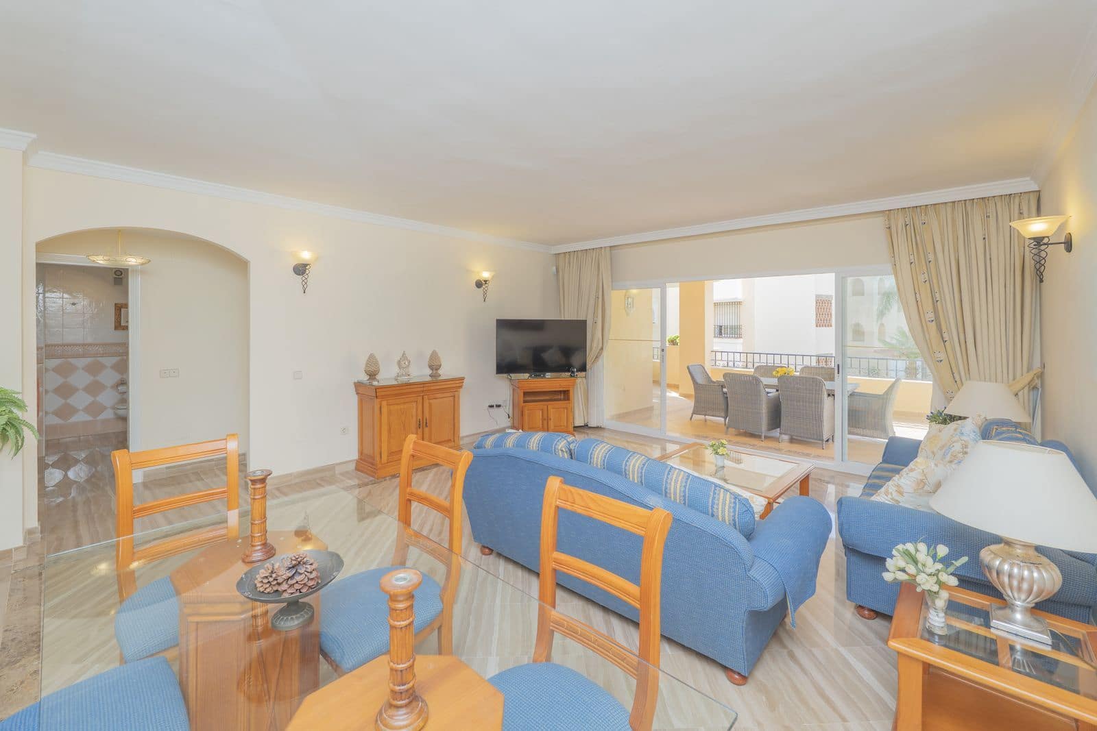 2 bedroom Apartment for sale in Elviria - € 695,000 (Ref: 9738891)