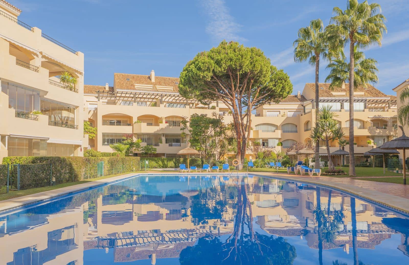 2 bedroom Apartment for sale in Elviria - € 695,000 (Ref: 9738891)