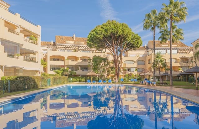 2 soveværelse Lejlighed til salg i Elviria, Marbella - € 695.000 (Ref: 9738891)