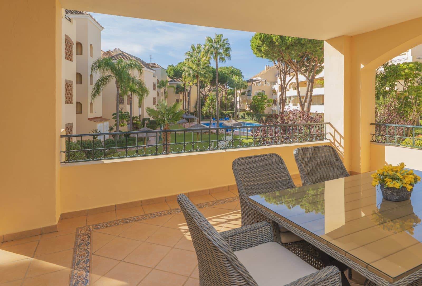 2 bedroom Apartment for sale in Elviria - € 695,000 (Ref: 9738891)