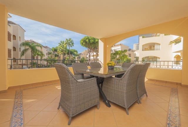 2 soveværelse Lejlighed til salg i Elviria, Marbella - € 695.000 (Ref: 9738891)
