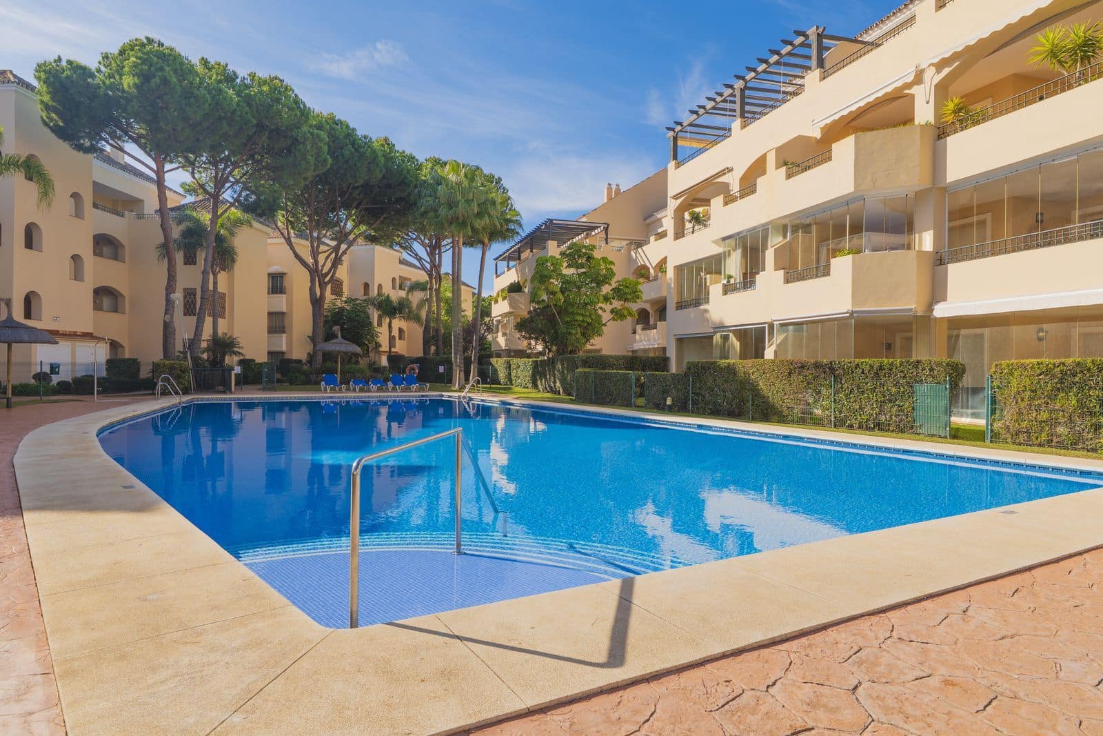 2 bedroom Apartment for sale in Elviria - € 695,000 (Ref: 9738891)