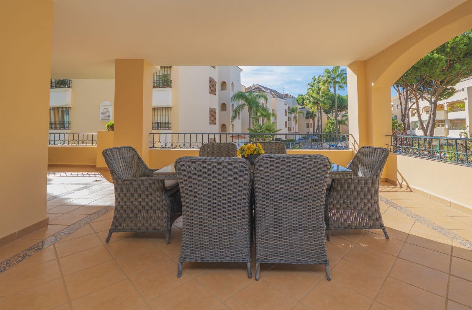 2 bedroom Apartment for sale in Elviria - € 695,000 (Ref: 9738891)