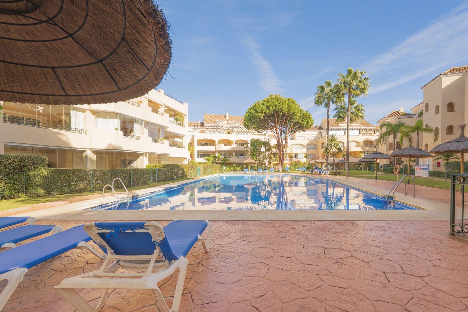 2 bedroom Apartment for sale in Elviria - € 695,000 (Ref: 9738891)