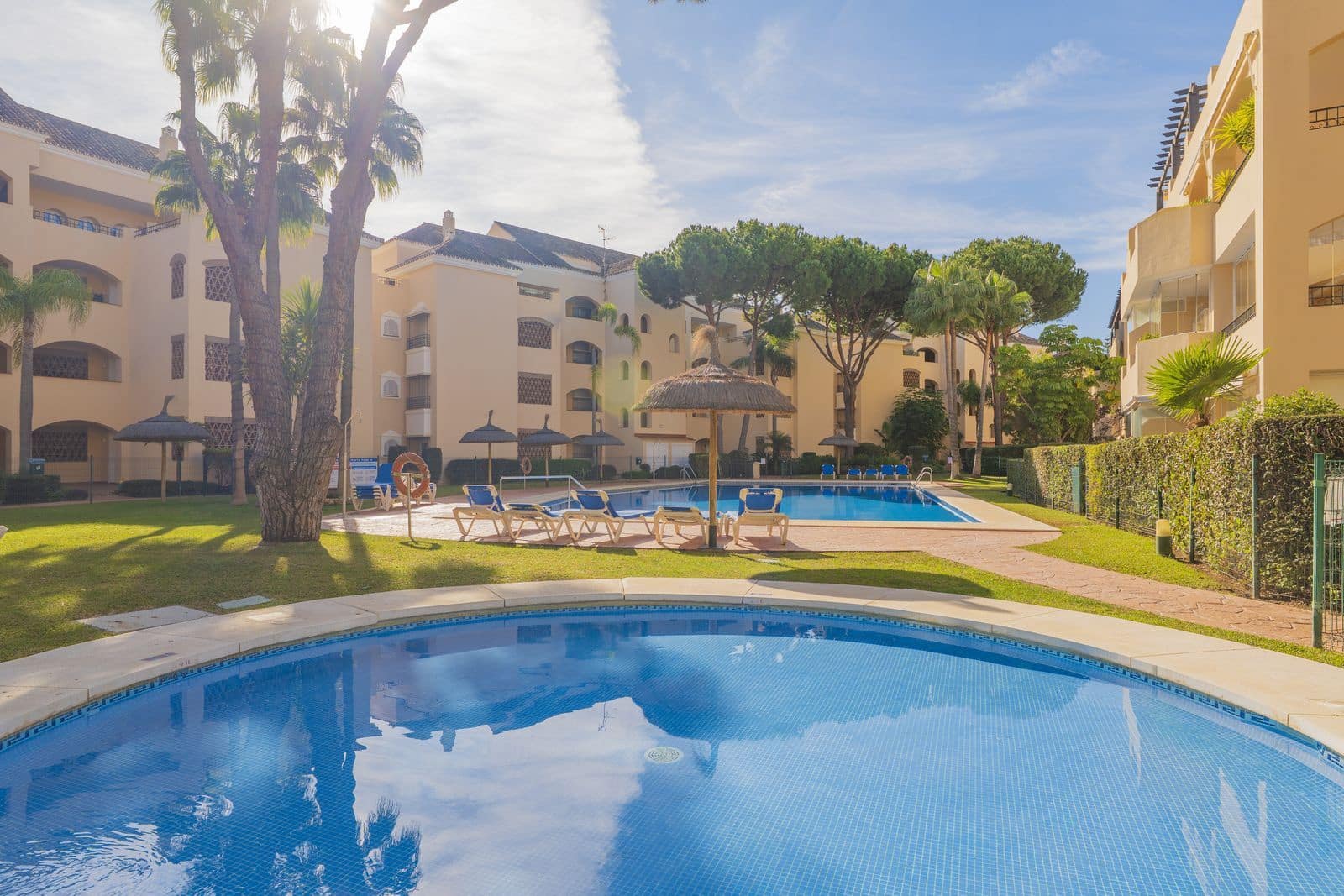 2 bedroom Apartment for sale in Elviria - € 695,000 (Ref: 9738891)