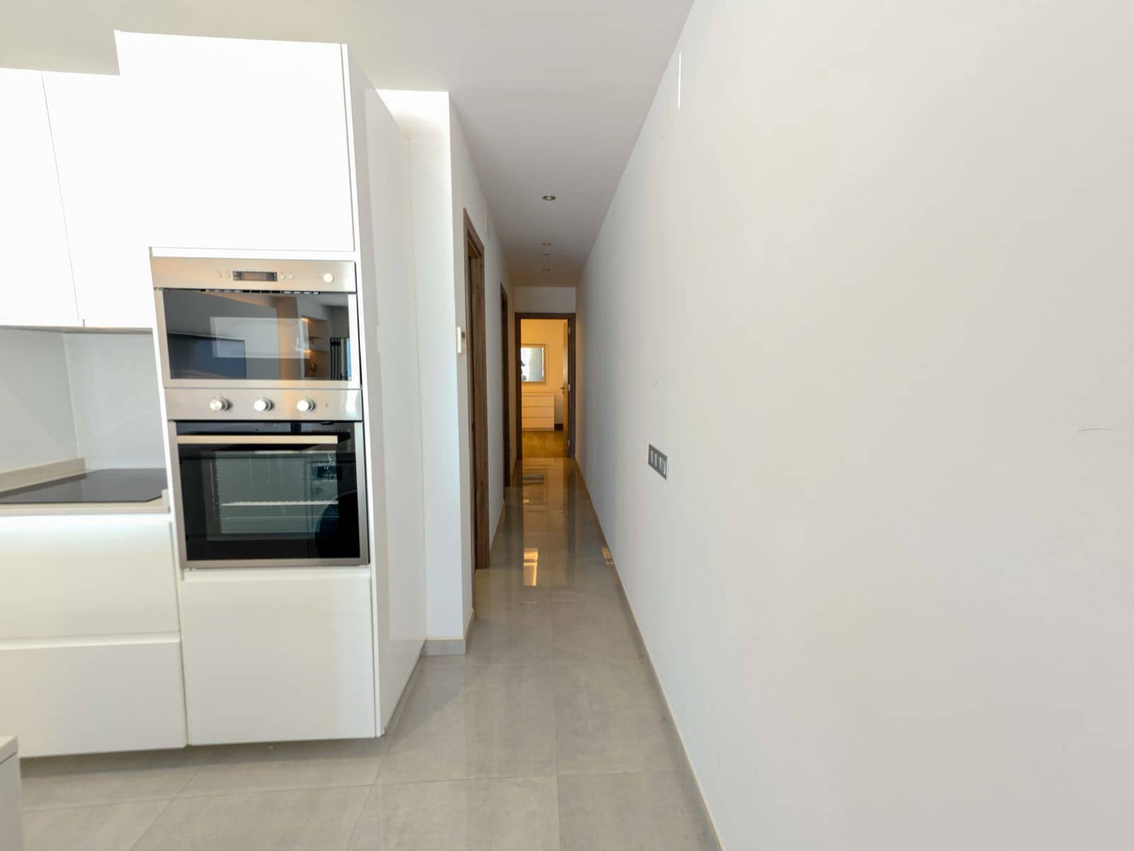 2 bedroom Apartment for sale in Puerto Banus - € 985,000 (Ref: 9738892)