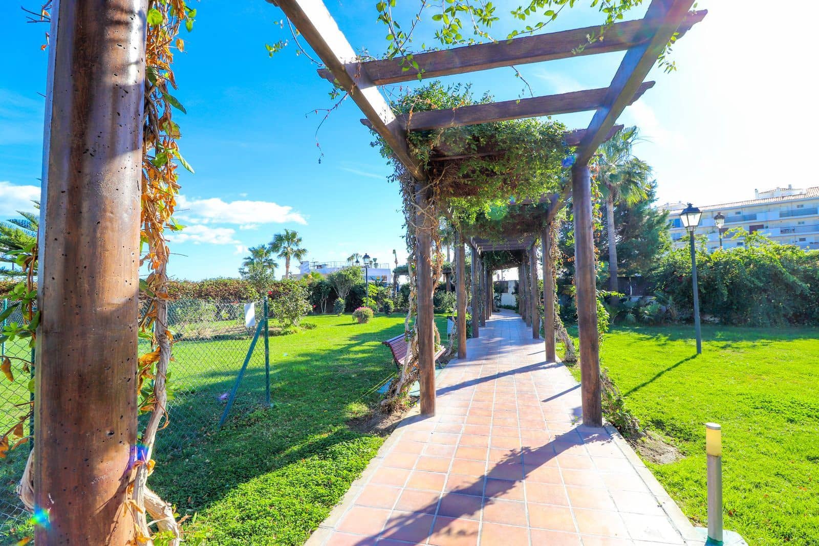 1 slaapkamer Penthouse te koop in San Luis de Sabinillas - € 325.000 (Ref: 9738893)