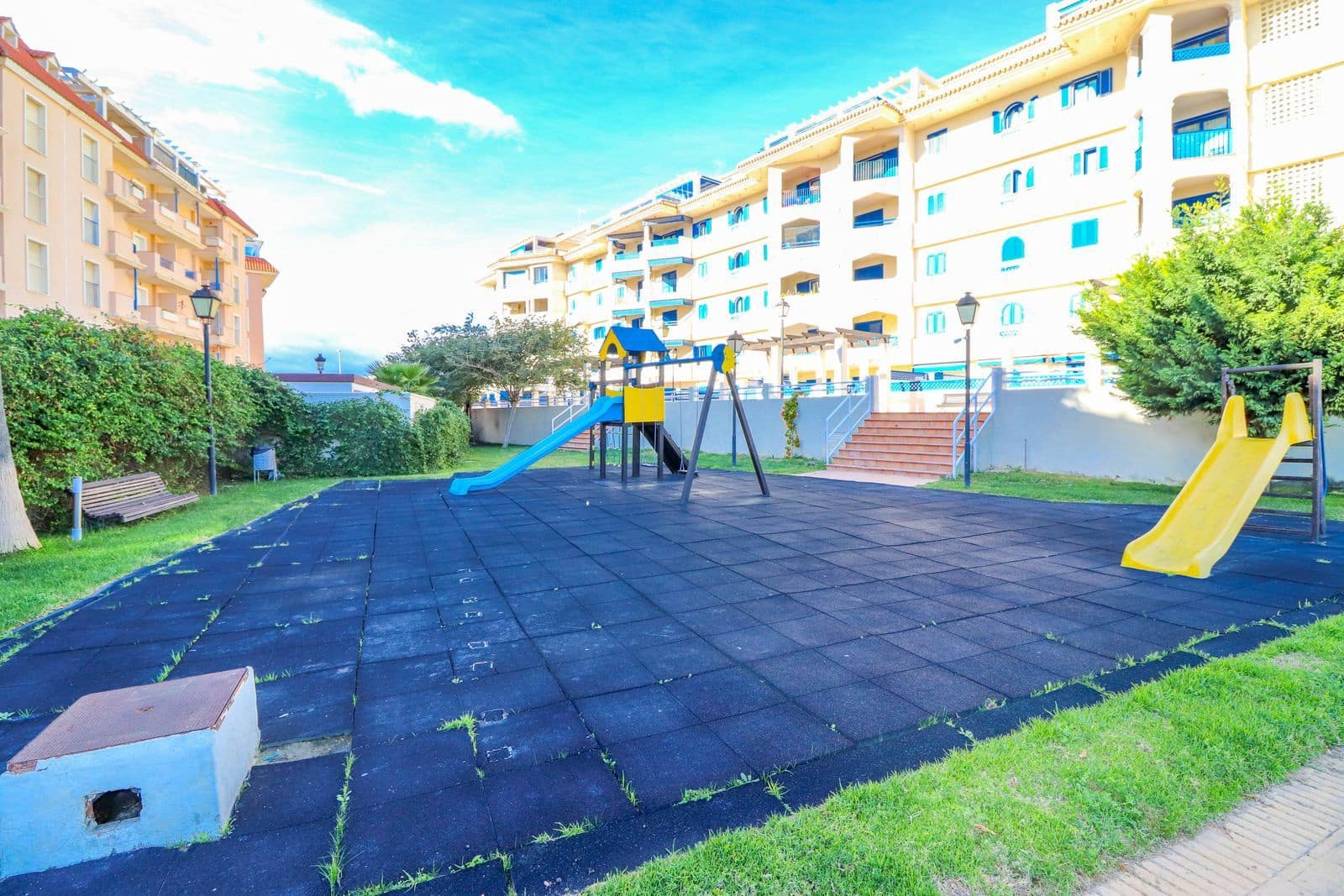 1 slaapkamer Penthouse te koop in San Luis de Sabinillas - € 325.000 (Ref: 9738893)