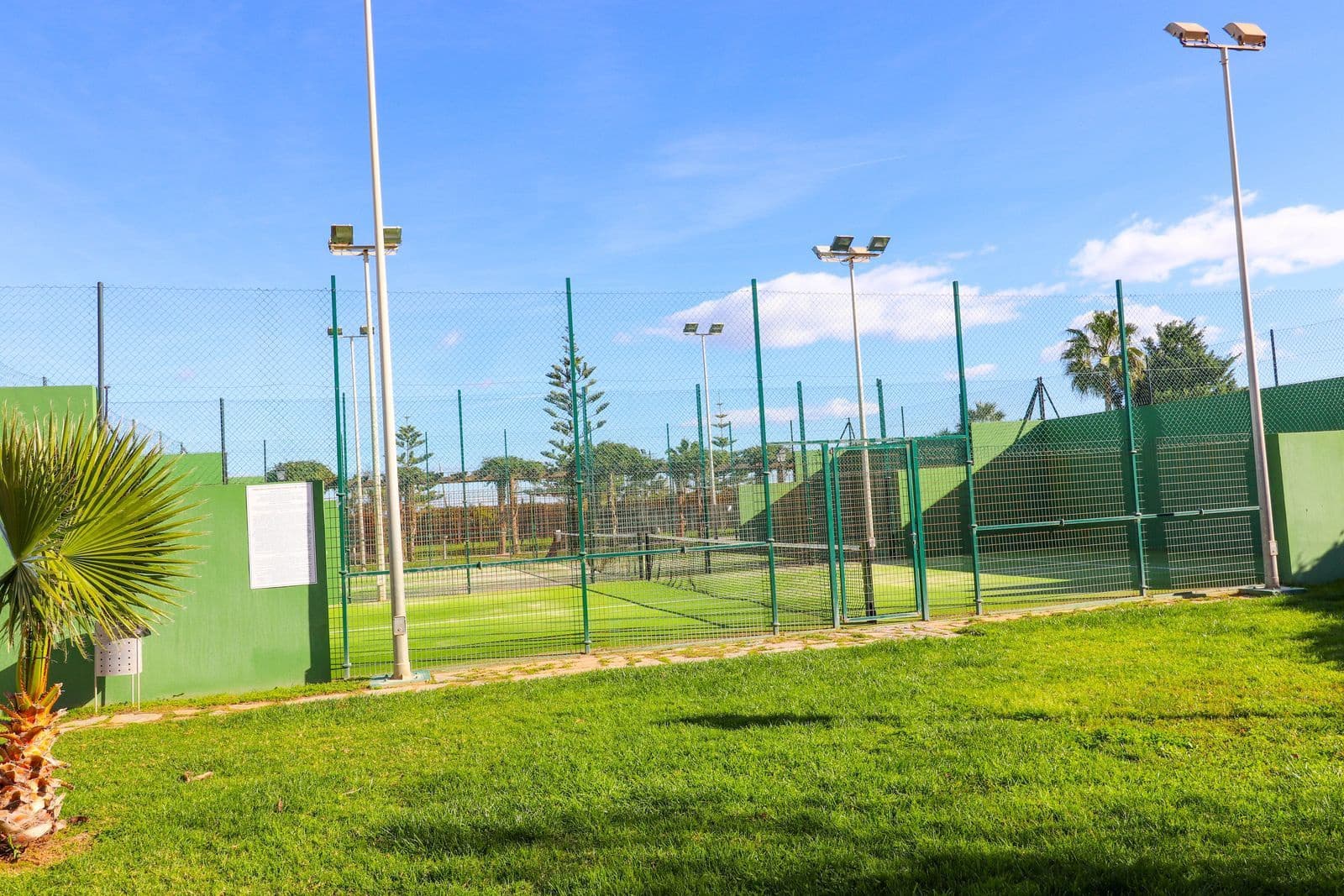 1 slaapkamer Penthouse te koop in San Luis de Sabinillas - € 325.000 (Ref: 9738893)