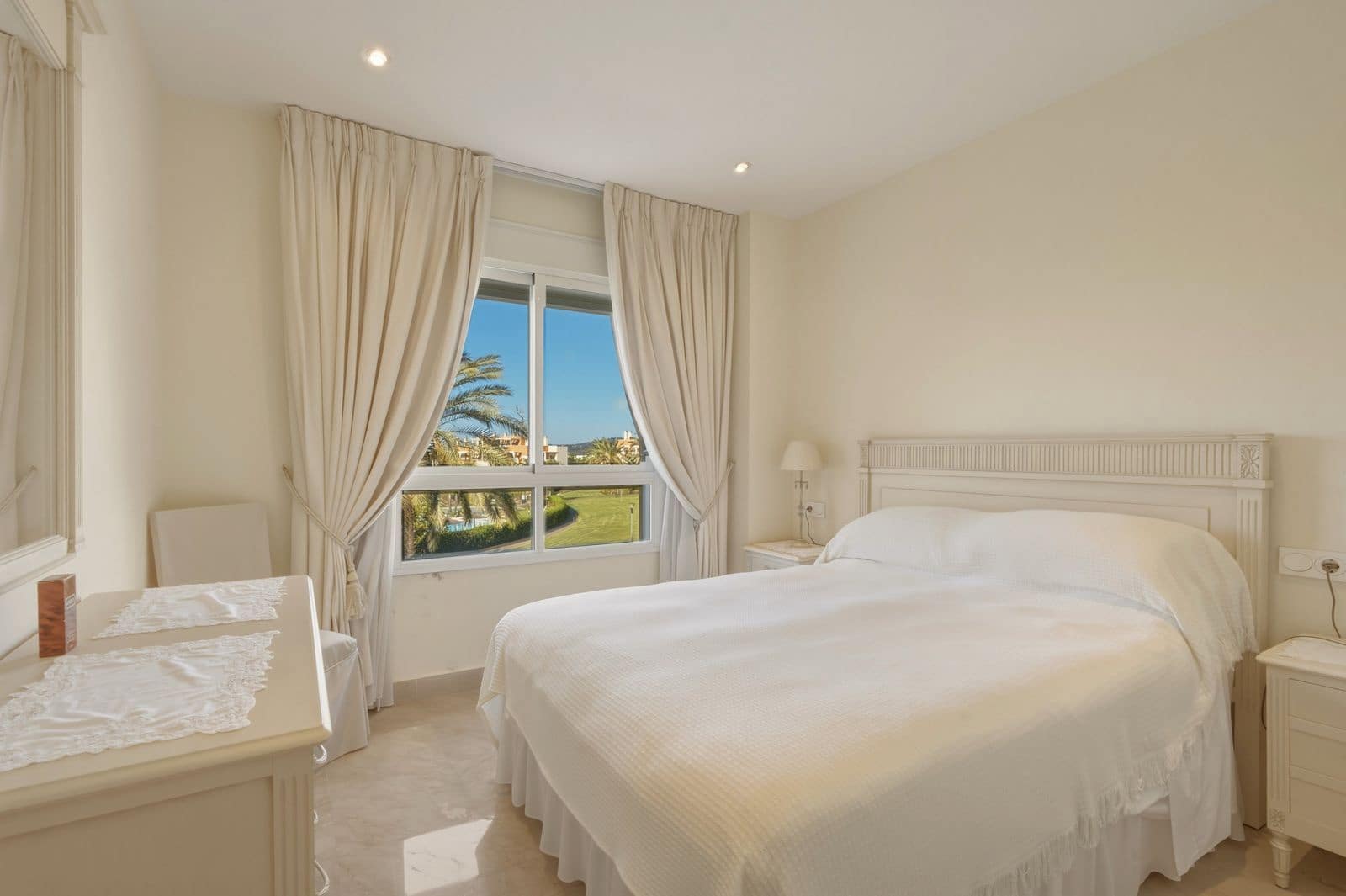 3 sovrum Takvåning till salu i Estepona - 549 000 € (Ref: 9738909)