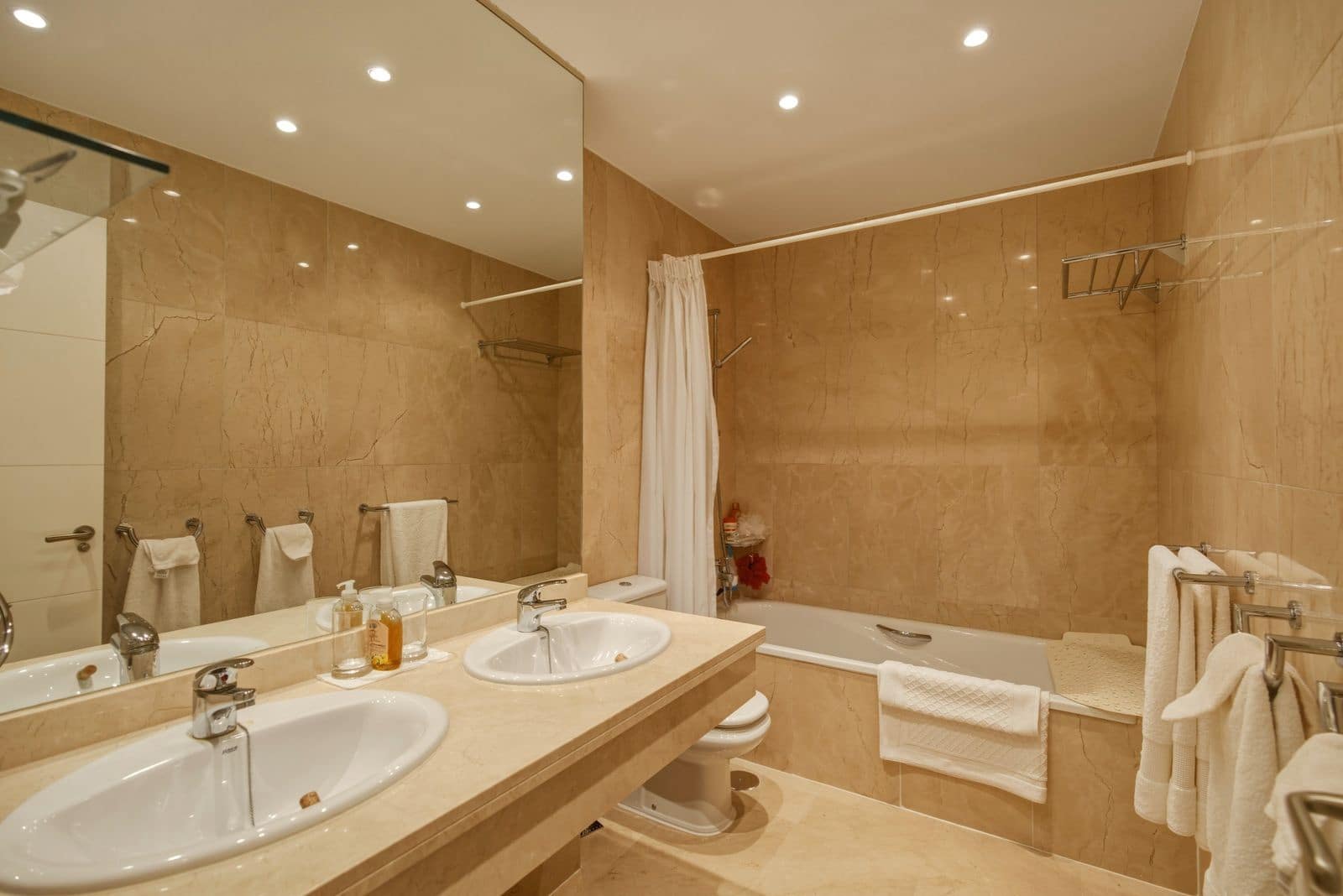 3 sovrum Takvåning till salu i Estepona - 549 000 € (Ref: 9738909)