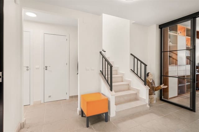 4 sypialnia Penthouse na sprzedaż w Los Flamingos, Benahavís - 1 100 000 € (Ref: 9738911)