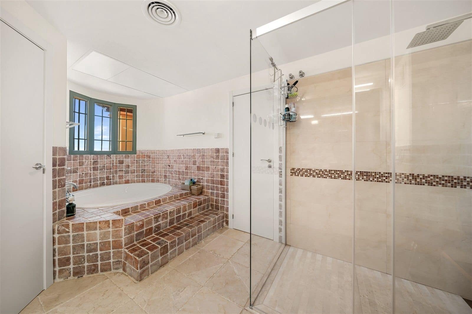 4 sypialnia Penthouse na sprzedaż w Los Flamingos - 1 100 000 € (Ref: 9738911)