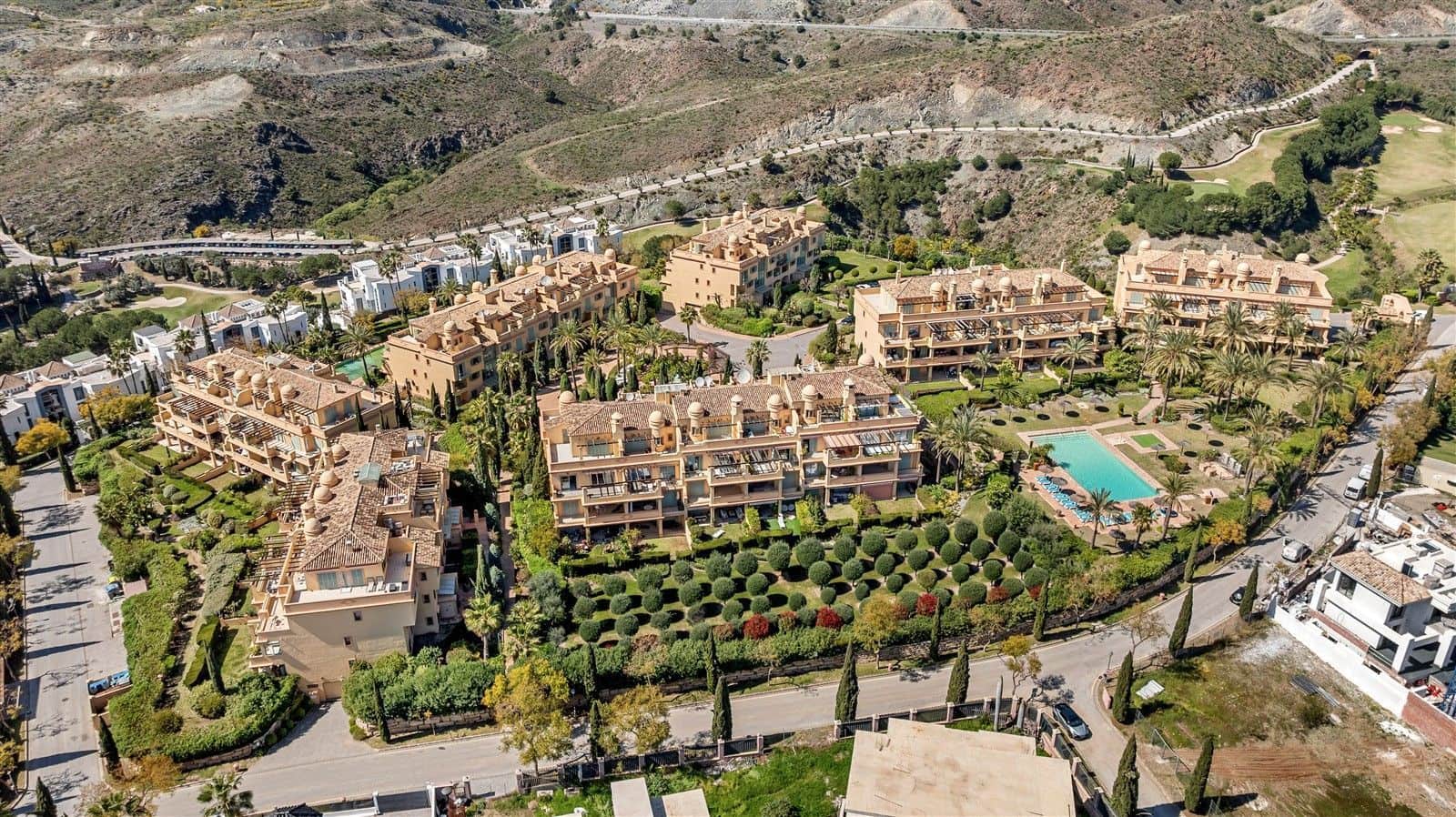 4 sypialnia Penthouse na sprzedaż w Los Flamingos - 1 100 000 € (Ref: 9738911)