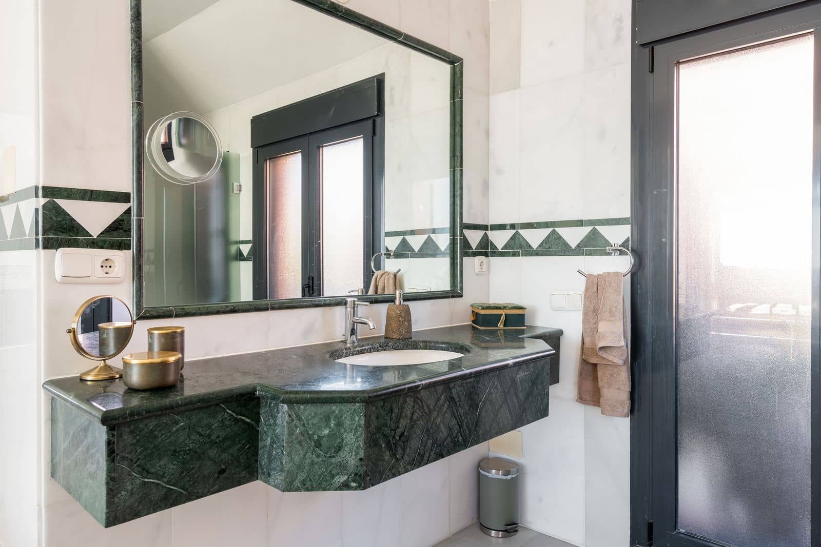 4 bedroom Penthouse for sale in Calahonda - € 1,295,000 (Ref: 9738915)