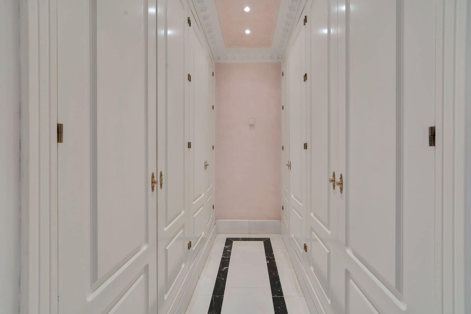 Ático de 5 habitaciones en Guadalmina en venta - 2.295.000 € (Ref: 9738917)