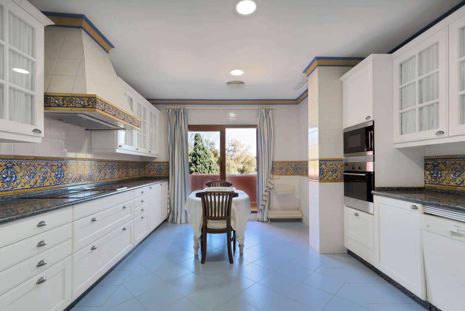 Ático de 5 habitaciones en Guadalmina en venta - 2.295.000 € (Ref: 9738917)