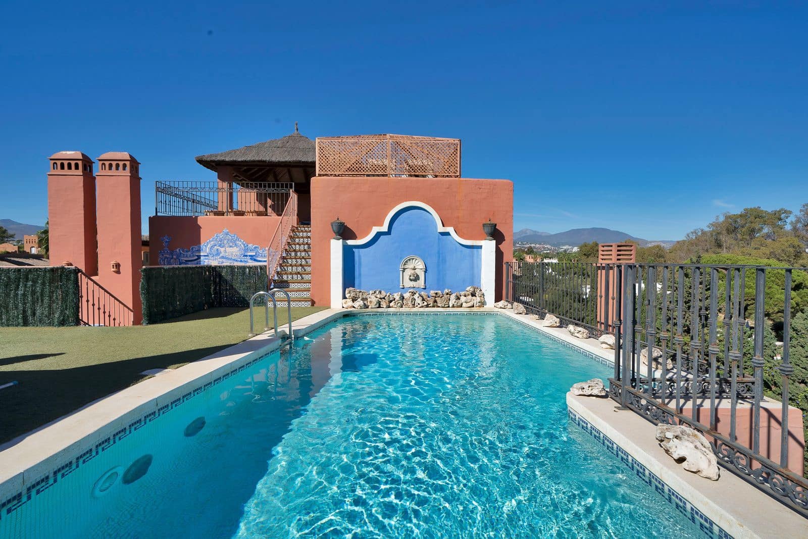 Ático de 5 habitaciones en Guadalmina en venta - 2.295.000 € (Ref: 9738917)