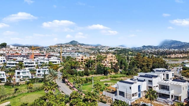 Terrain à Bâtir à vendre à El Paraiso, Estepona - 1 850 000 € (Ref: 9738918)