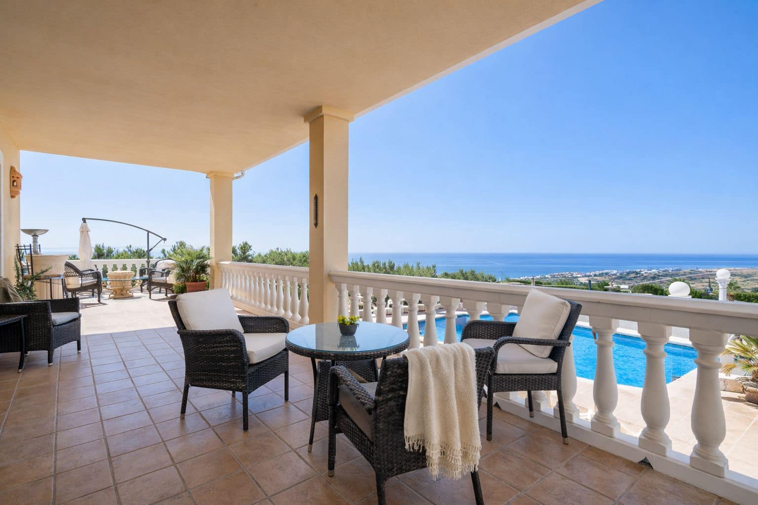 Finca/Casa Rural de 6 habitaciones en Estepona en venta - 1.395.000 € (Ref: 9738919)