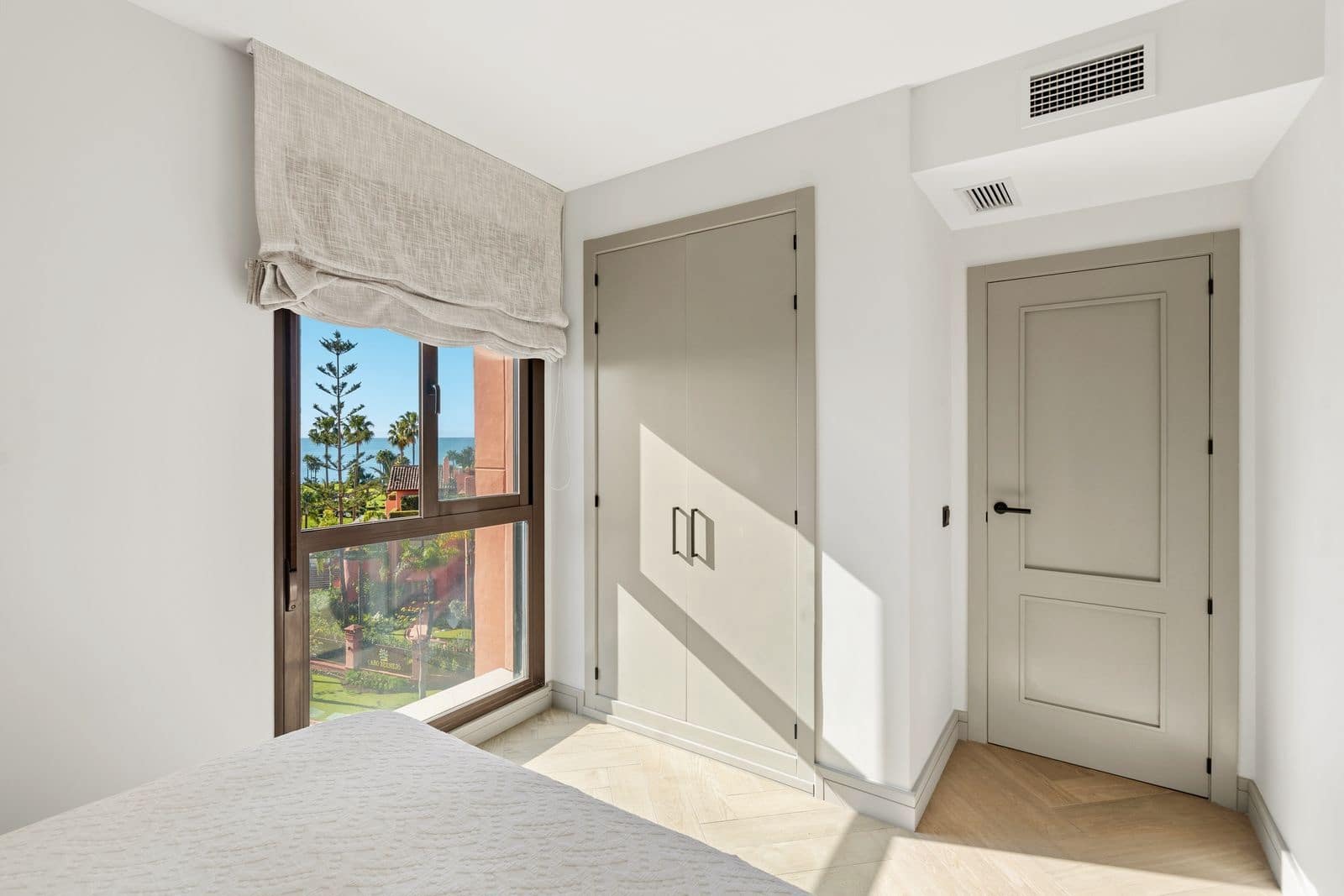 3 bedroom Penthouse for sale in New Golden Mile - € 1,590,000 (Ref: 9738920)